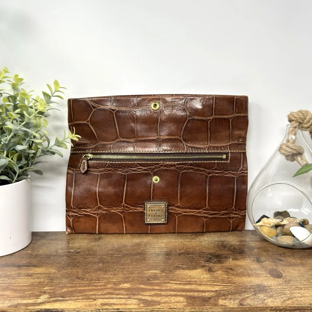 Vintage Dooney & Bourke Croc-embossed Brown Leather Clutch w/ Strap 10x5